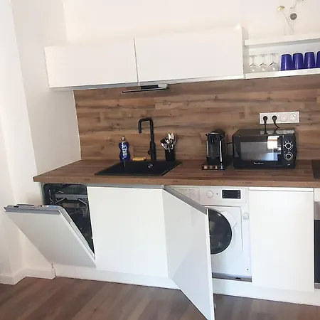 Apartment Prestige, Calme & Terrasse Ensoleillee